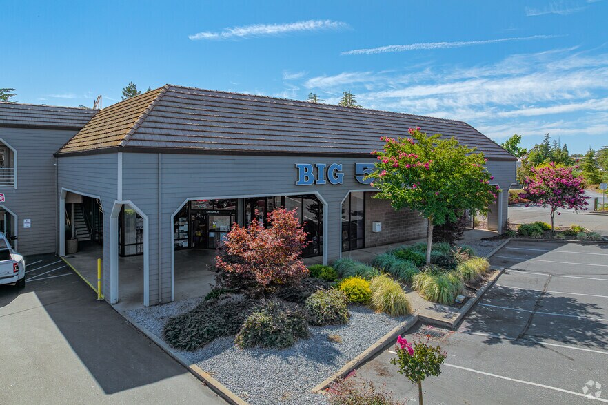 More Photos Of 2560-2576 Grass Valley Hwy, Auburn Storefront For Sale