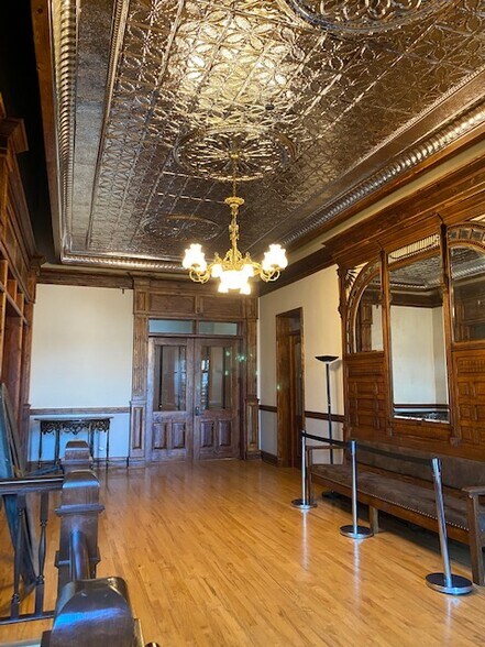 More Photos Of 106 Stephen St, Lemont Loft Creative Space For Lease