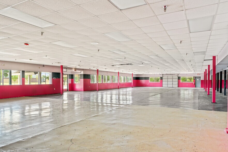 More Photos Of 3050 Coon Rapids Blvd NW, Coon Rapids Freestanding For Sale