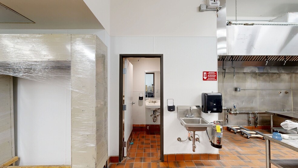 More Photos Of 355-357 Grand Ave, Oakland Storefront Retail Office For Lease