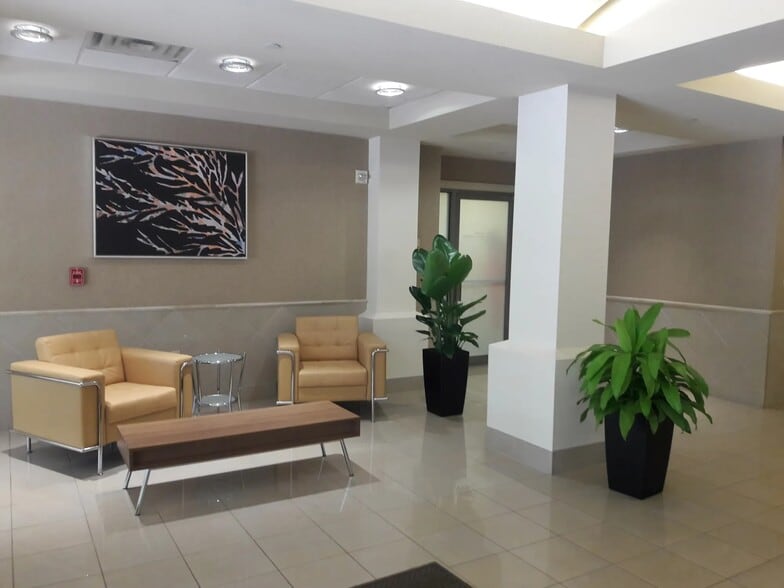 More Photos Of 2601 Cattlemen Rd, Sarasota Medical For Lease