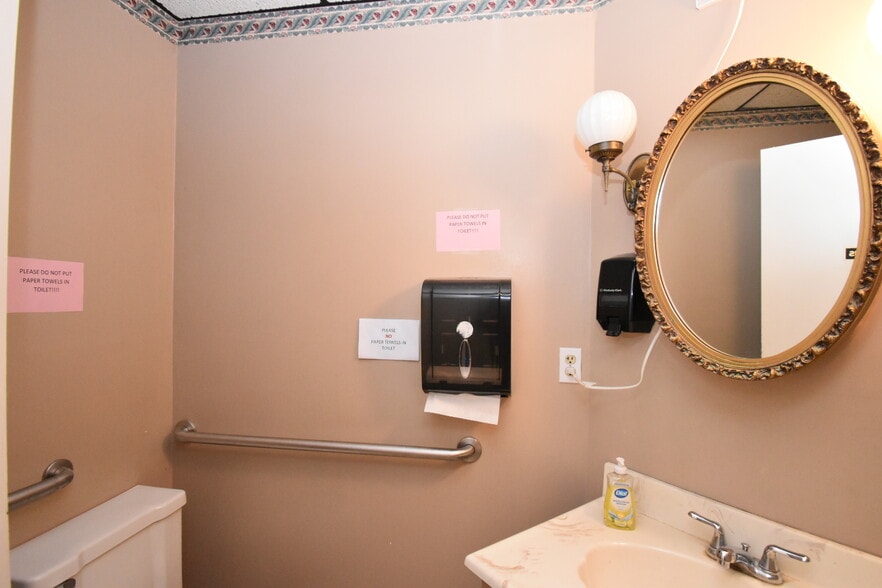 More Photos Of 100 Brenda Ave, Danville Medical For Sale