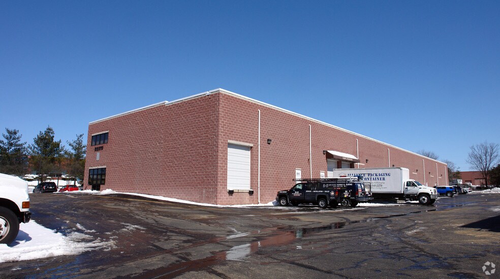 More Photos Of 22570 Glenn Dr, Sterling Flex For Sale