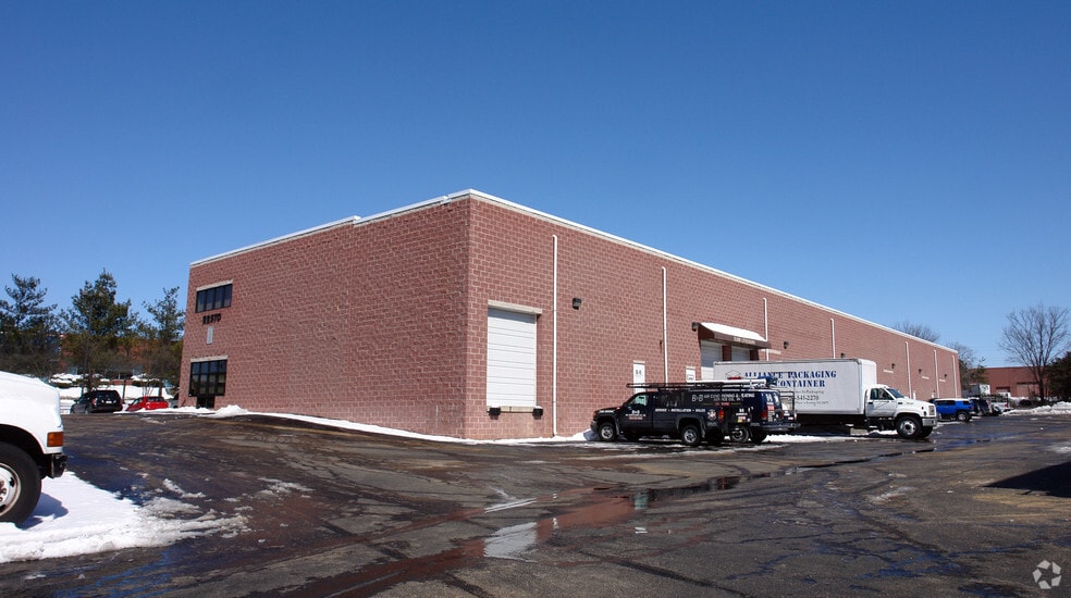 More Photos Of 22570 Glenn Dr, Sterling Flex For Sale