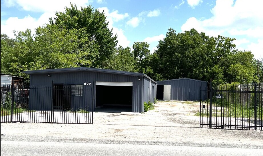 More Photos Of 422 W Gulf Bank Rd, Houston Warehouse For Sale