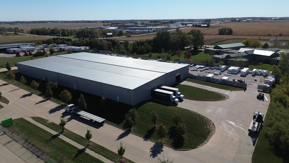 More Photos Of 815 Mann Rd SW, Cedar Rapids Warehouse For Lease