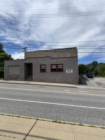 Primary Photo Of 2290-2294 Scranton Rd, Cleveland Warehouse For Lease