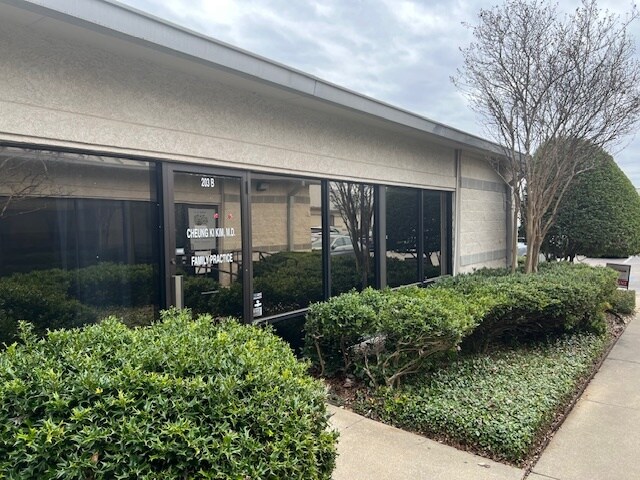More Photos Of 3106 S W S Young Dr, Killeen Medical For Lease