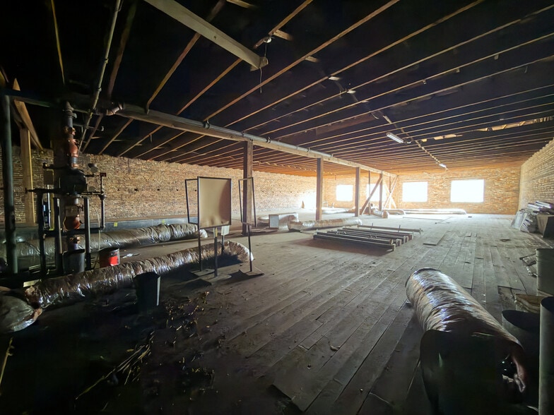 More Photos Of 308 N Main St, Mount Airy Storefront Retail Office For Sale