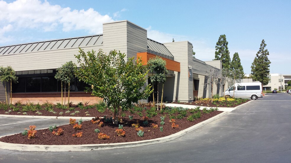 More Photos Of 1176 Main St, Irvine Loft Creative Space For Lease