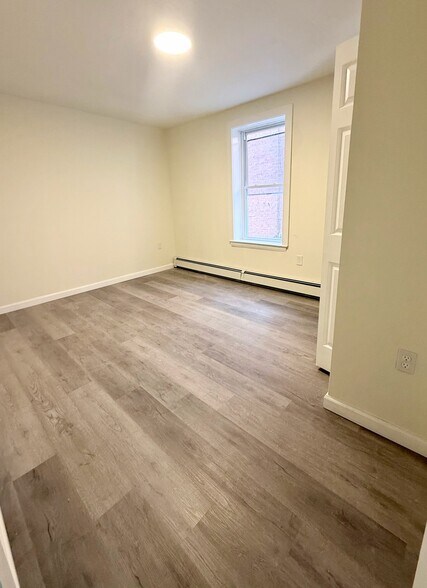 More Photos Of 642 Park St, Hartford Apartments For Sale