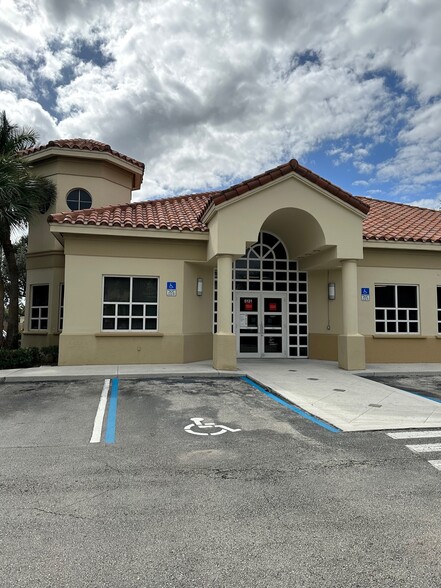 Primary Photo Of 5131 Congress Ave, Boca Raton General Retail For Lease