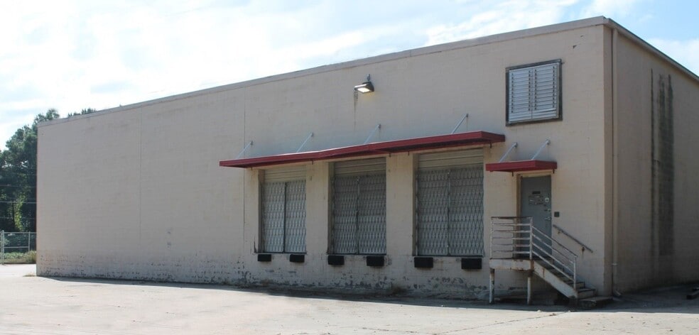 More Photos Of 3070 Lumby Dr, Decatur Warehouse For Lease