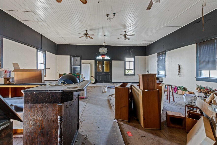 More Photos Of 30048 Yosemite Blvd, La Grange Bar For Sale