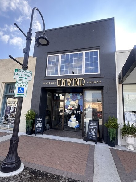 Primary Photo Of 6621 Snider Plz, Dallas Restaurant For Lease