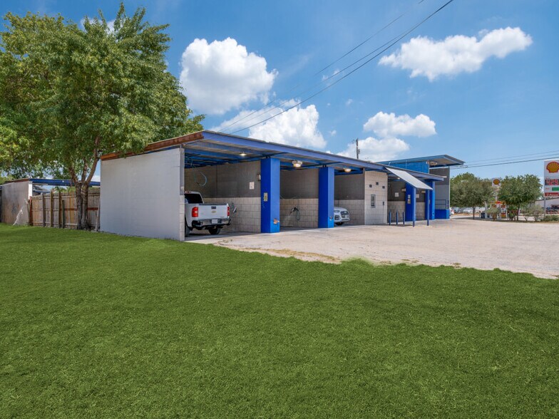 More Photos Of 402 N Zarzamora St, San Antonio Carwash For Sale