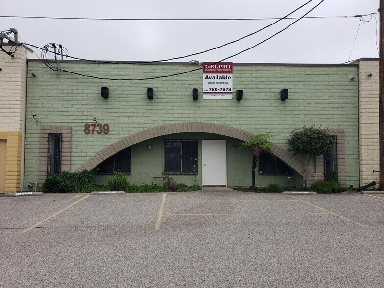 More Photos Of 8739 Shirley Ave, Northridge Warehouse For Lease