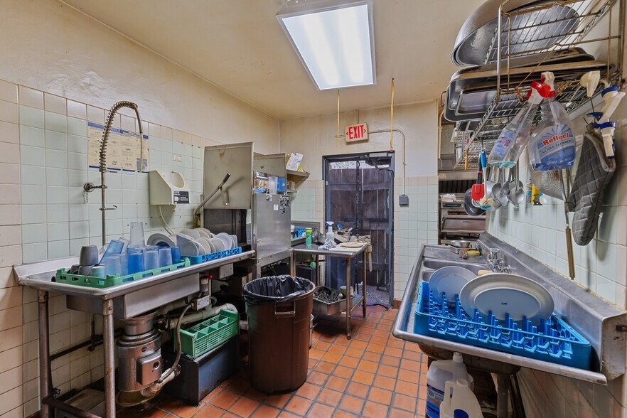 More Photos Of 663 W Pratt St, Baltimore Storefront Retail Residential For Sale