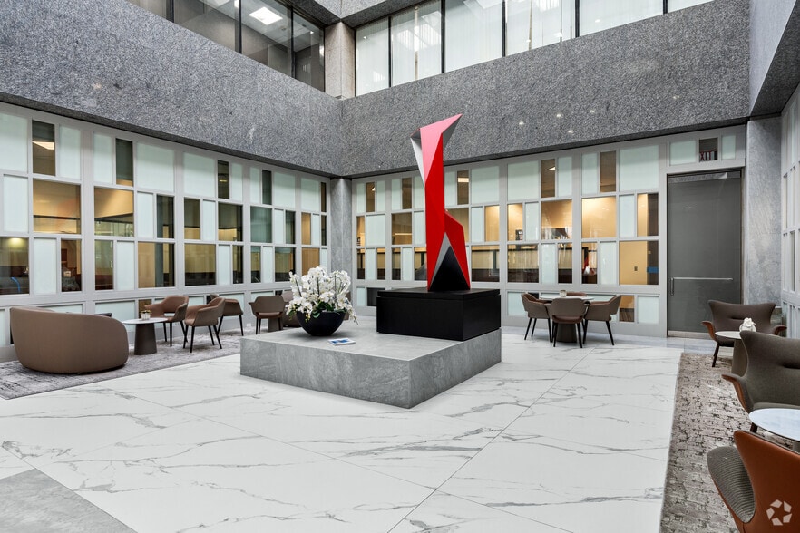 More Photos Of 19495 Biscayne Blvd, Aventura Office For Lease