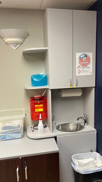 More Photos Of 561 Cranbury Rd, East Brunswick Medical For Sale
