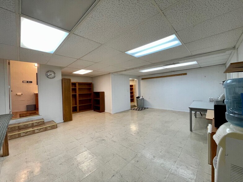 More Photos Of 821 W Main St, El Cajon Flex For Lease