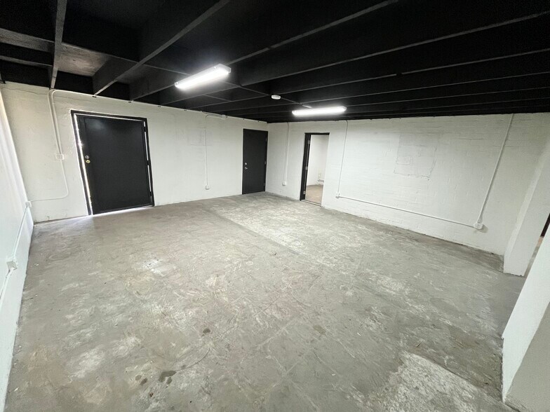 More Photos Of 2538 E McDowell Rd, Phoenix Freestanding For Lease