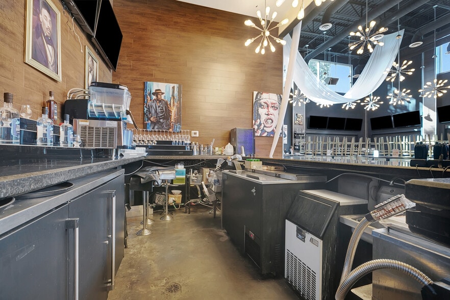 More Photos Of 122 S Howard Ave, Tampa Restaurant For Lease