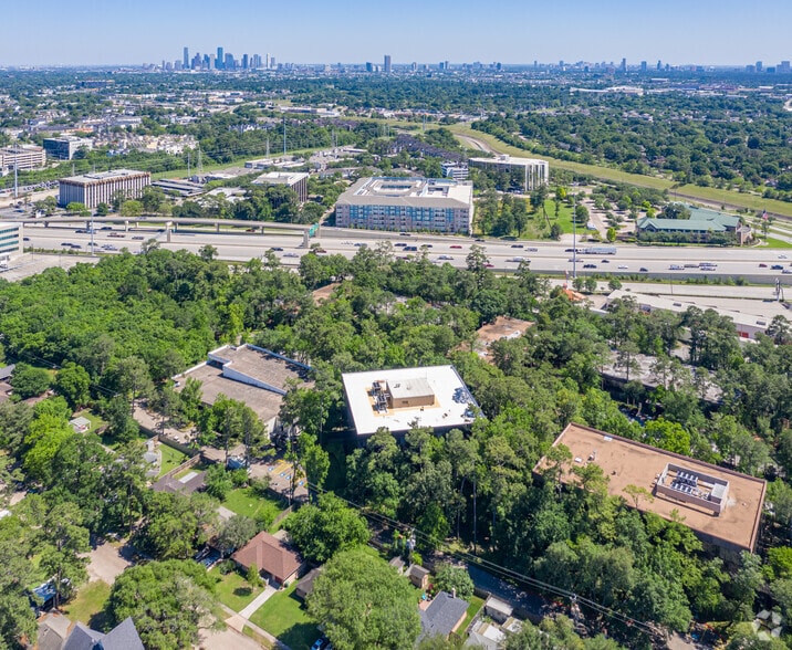More Photos Of 2180 North Loop W, Houston Unknown For Lease