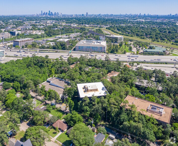 More Photos Of 2180 North Loop W, Houston Unknown For Lease