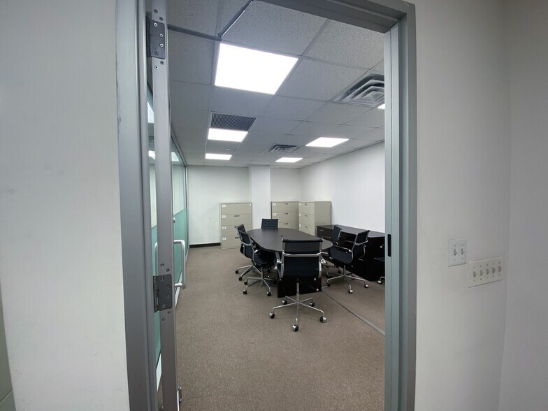 More Photos Of 111 John St, New York Office For Lease