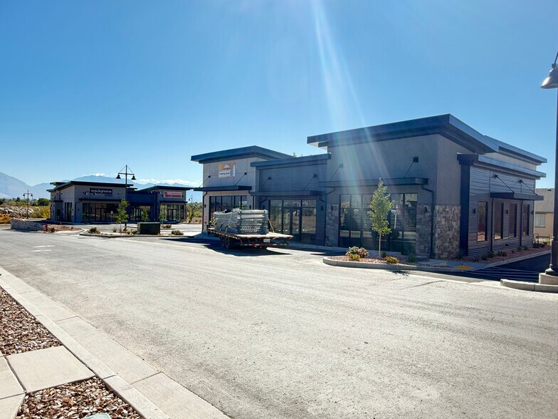 More Photos Of 357 E Crossroads Blvd, Saratoga Springs Storefront For Lease