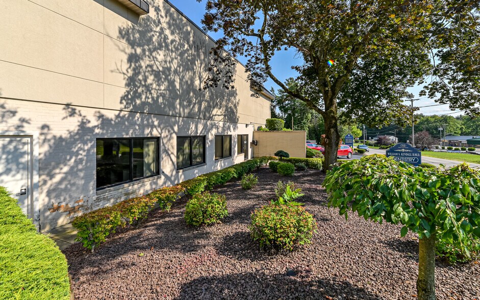 More Photos Of 508-512 N Jefferson st, New Castle Medical For Sale
