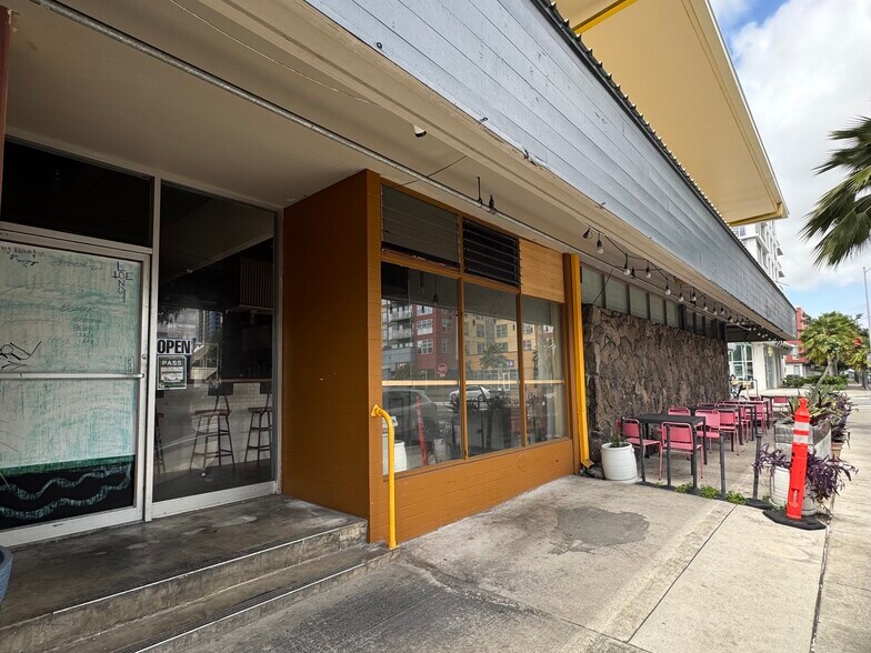 More Photos Of 675 Auahi St, Honolulu Restaurant For Lease