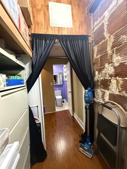 More Photos Of 112 E 5th Ave, Mount Dora Storefront For Lease