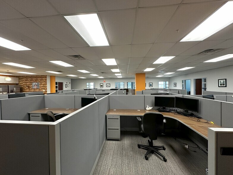 More Photos Of 110 Riverbend Ave, Lewis Center Office For Lease