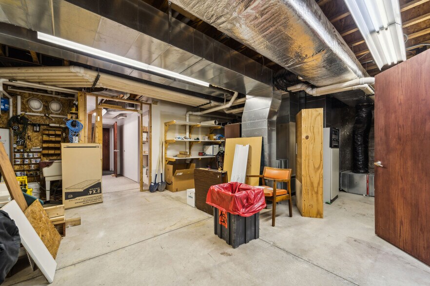 More Photos Of 952 S Park Ave, Fond Du Lac Medical For Sale