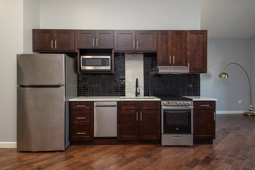 More Photos Of 2224 Ferry Road, Naperville Industrial For Sale