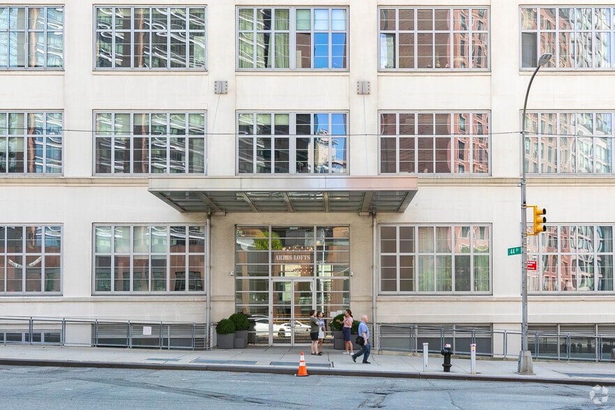 More Photos Of 2728 Thomson Ave, Long Island City Apartments For Sale