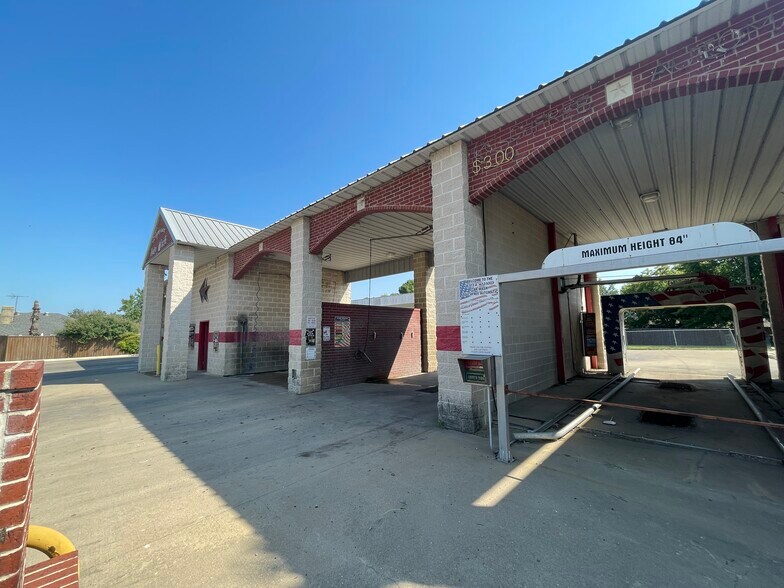 More Photos Of 917 Belt Line Rd, Garland Carwash For Sale