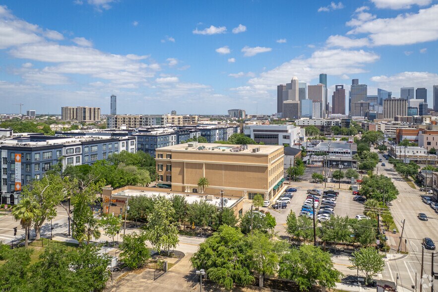 More Photos Of 3415 Louisiana St, Houston Storefront For Lease