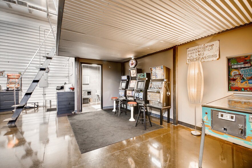 More Photos Of 9337 Commerce Center St, Highlands Ranch Showroom For Sale