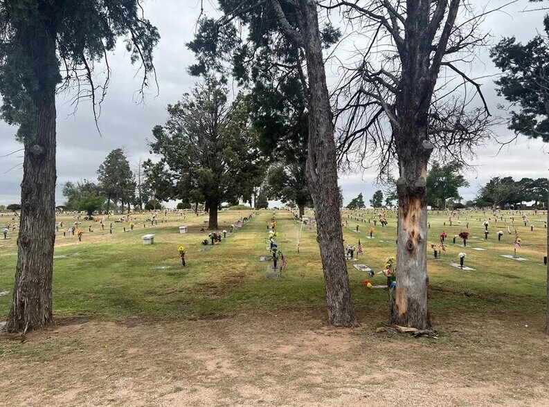 More Photos Of 2834 S State Highway 208, Snyder Cemetery Mausoleum For Sale