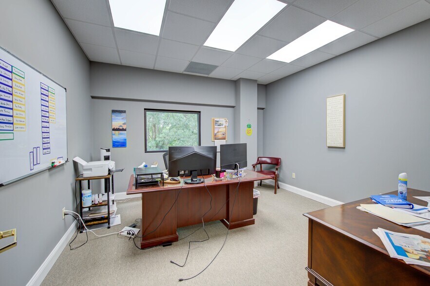 More Photos Of 475 Industrial Dr, Lexington Showroom For Sale