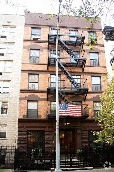 Primary Photo Of 319 W 47th St, New York Apartments For Lease