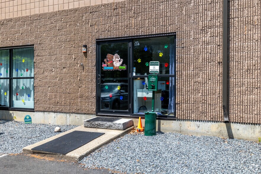 More Photos Of 106 Longwater Dr, Norwell Warehouse For Lease