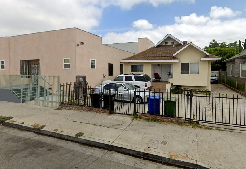 Primary Photo Of , Los Angeles Flex For Sale