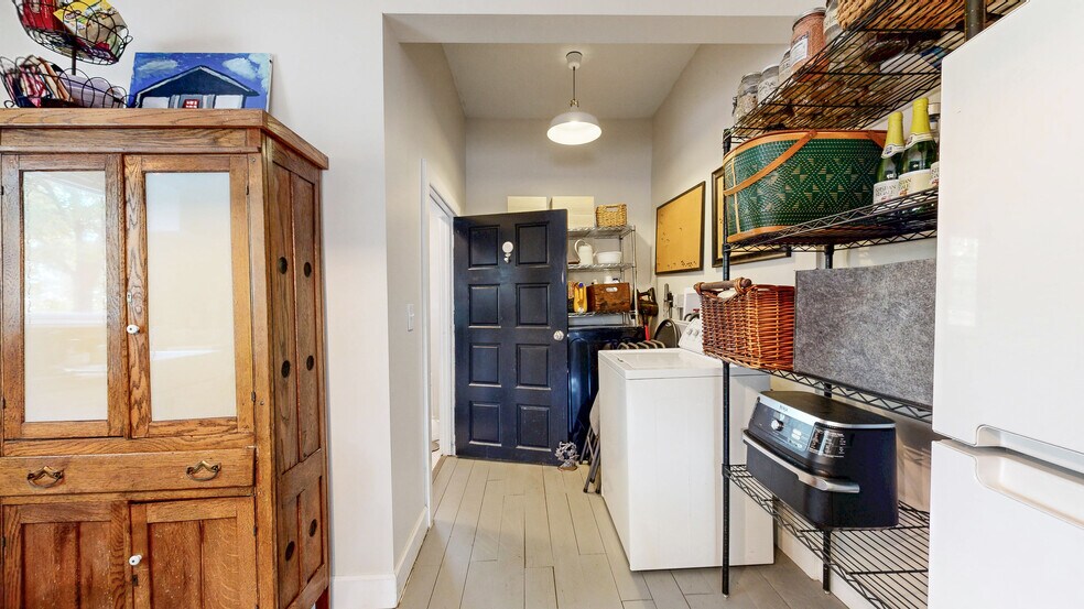 More Photos Of 100 W Cleveland St, Lafayette Office Residential For Sale