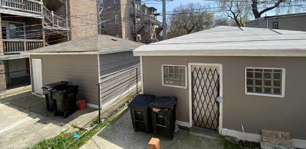 More Photos Of 4209 W Cermak Rd, Chicago Apartments For Sale