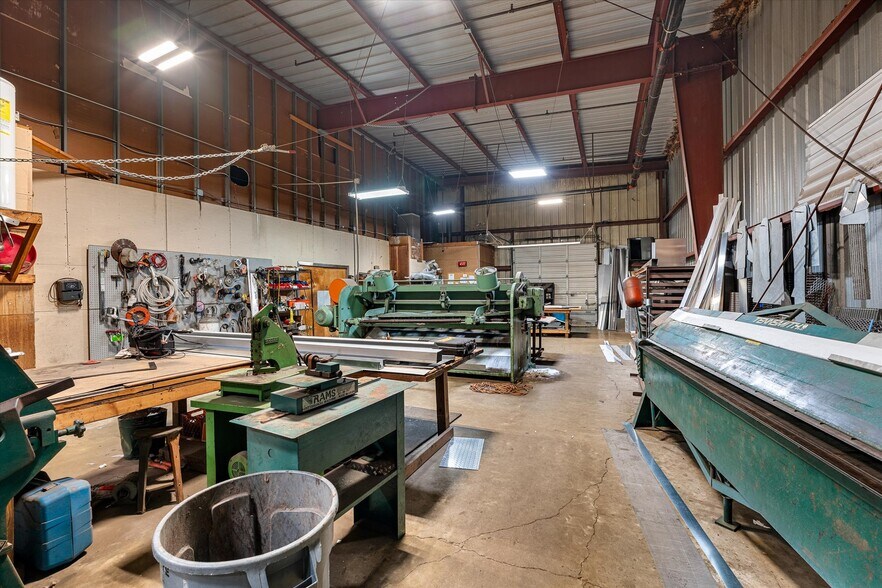 More Photos Of 5904 Financial Plz, Shreveport Industrial For Lease