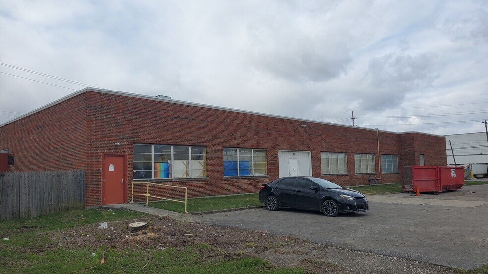 More Photos Of 2200 Lockbourne Rd, Columbus Manufacturing For Lease